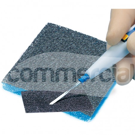 Sistema di pulizia per punte per elettrobisturi